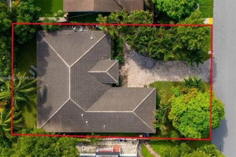 Commercial property in Boynton Beach, Florida № 2399684 - photo 2
