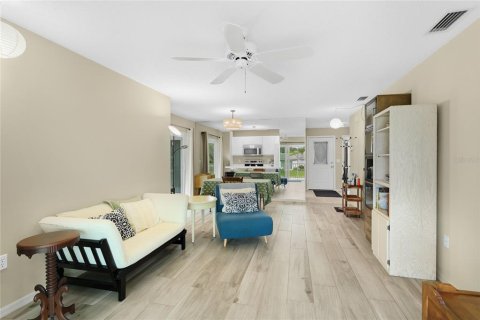 Copropriété à vendre à Sarasota, Floride: 2 chambres, 102.1 m2 № 2418671 - photo 17