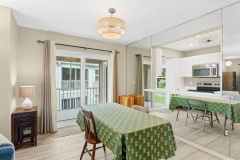 Copropriété à vendre à Sarasota, Floride: 2 chambres, 102.1 m2 № 2418671 - photo 13