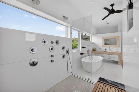 House in Fort Lauderdale, Florida 5 bedrooms, 390.75 sq.m. № 2153643 - photo 24