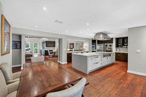 House in Fort Lauderdale, Florida 5 bedrooms, 390.75 sq.m. № 2153643 - photo 3