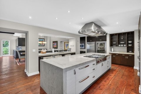House in Fort Lauderdale, Florida 5 bedrooms, 390.75 sq.m. № 2153643 - photo 5