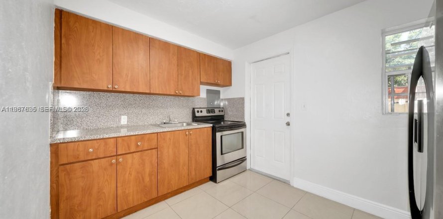 Дом в Майами, Флорида 2 спальни, 110.93м2 № 2029717