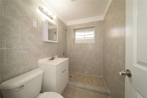 Снять в аренду виллу или дом в Майами, Флорида 2 спальни, 110.93м2, № 2029717 - фото 6