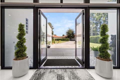 Villa ou maison à vendre à Windermere, Floride: 4 chambres, 390.19 m2 № 2425693 - photo 2