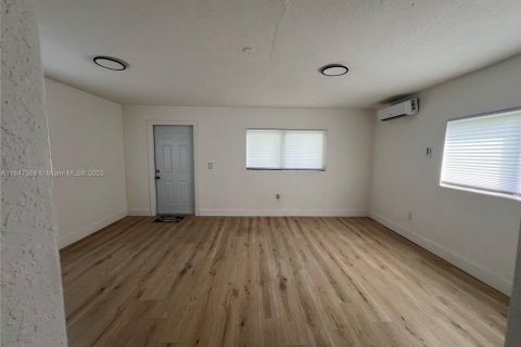 House in Miami Gardens, Florida 4 bedrooms, 137.5 sq.m. № 1845799 - photo 26