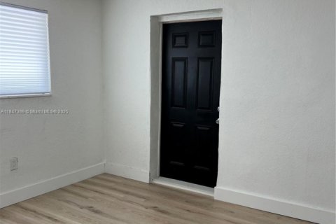 House in Miami Gardens, Florida 4 bedrooms, 137.5 sq.m. № 1845799 - photo 24