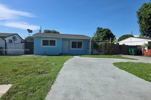 Villa ou maison à Miramar, Floride 2 chambres, 59.64 m2 № 2357345