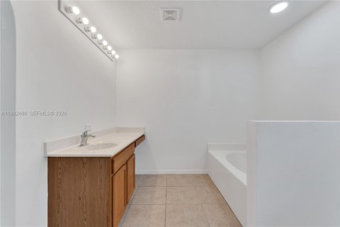 Купить виллу или дом в Порт-Сент-Луси, Флорида 4 спальни, 207.92м2, № 2045938 - фото 8