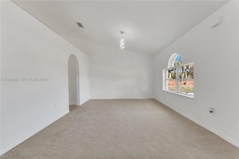 Купить виллу или дом в Порт-Сент-Луси, Флорида 4 спальни, 207.92м2, № 2045938 - фото 10