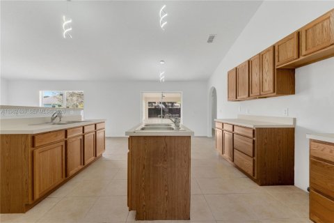 Купить виллу или дом в Порт-Сент-Луси, Флорида 4 спальни, 207.92м2, № 2045938 - фото 21