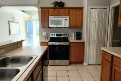 House in Clermont, Florida 4 bedrooms, 131.18 sq.m. № 2144256 - photo 25