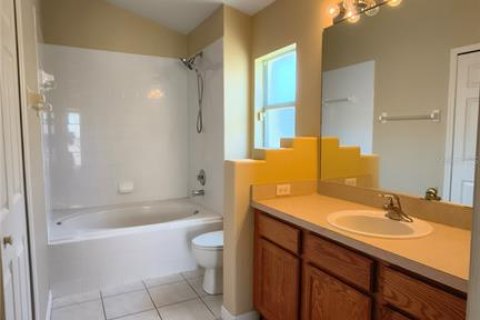 House in Clermont, Florida 4 bedrooms, 131.18 sq.m. № 2144256 - photo 4