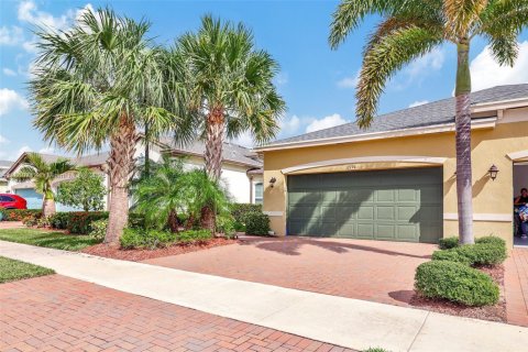 Casa en venta en Port St. Lucie, Florida, 3 dormitorios, 145.39 m2 № 1889434 - foto 1
