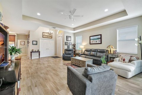 Casa en venta en Port St. Lucie, Florida, 3 dormitorios, 145.39 m2 № 1889434 - foto 5