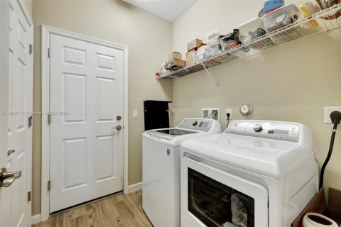 Casa en venta en Port St. Lucie, Florida, 3 dormitorios, 145.39 m2 № 1889434 - foto 25