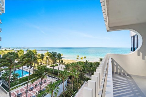Condominio en venta en Bal Harbour, Florida, 3 dormitorios, 241.55 m2 № 2043813 - foto 2