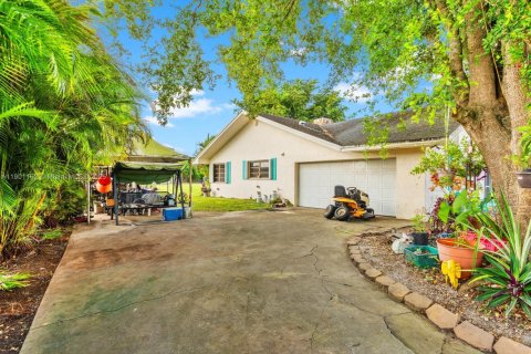 Casa en venta en Miami, Florida, 3 dormitorios, 168.9 m2 № 1952314 - foto 4