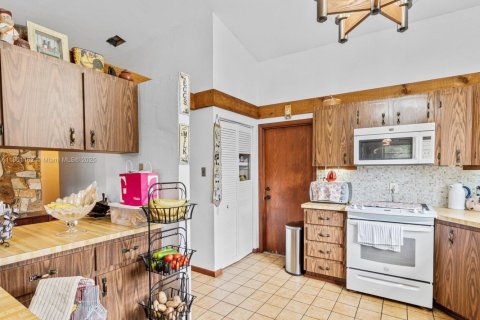 Casa en venta en Miami, Florida, 3 dormitorios, 168.9 m2 № 1952314 - foto 7