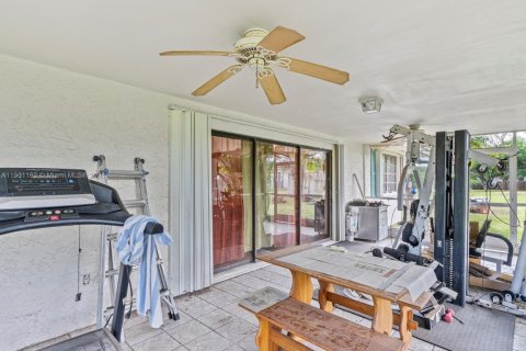 Casa en venta en Miami, Florida, 3 dormitorios, 168.9 m2 № 1952314 - foto 17