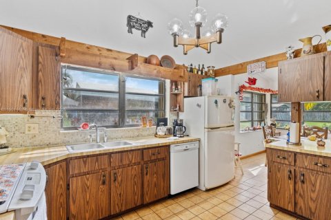 Casa en venta en Miami, Florida, 3 dormitorios, 168.9 m2 № 1952314 - foto 10