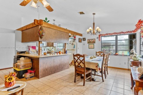 Casa en venta en Miami, Florida, 3 dormitorios, 168.9 m2 № 1952314 - foto 11