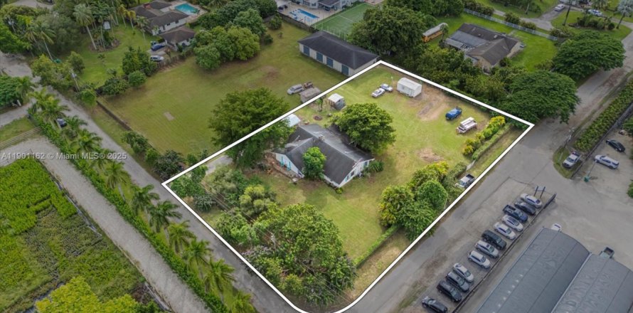Casa en Miami, Florida 3 dormitorios, 168.9 m2 № 1952314