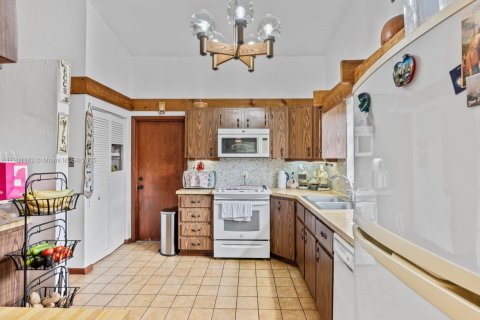 Casa en venta en Miami, Florida, 3 dormitorios, 168.9 m2 № 1952314 - foto 8
