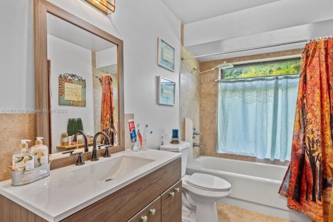 Casa en venta en Miami, Florida, 3 dormitorios, 168.9 m2 № 1952314 - foto 21