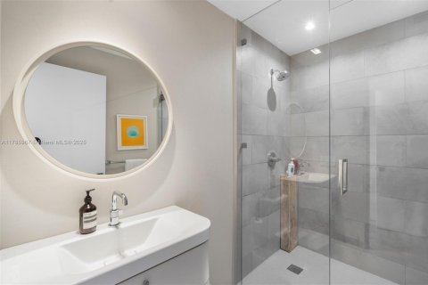 Condominio en venta en Miami, Florida, 5 dormitorios, 368.45 m2 № 1728079 - foto 24