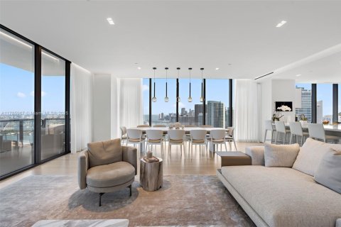 Condominio en venta en Miami, Florida, 5 dormitorios, 368.45 m2 № 1728079 - foto 27