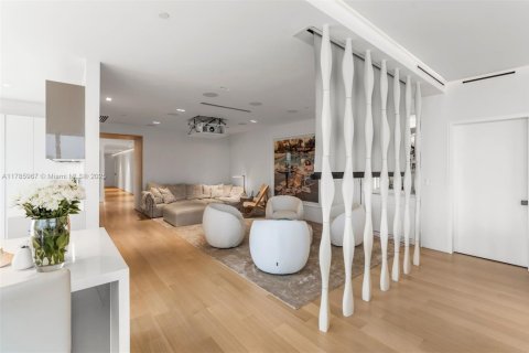 Condominio en venta en Miami, Florida, 5 dormitorios, 368.45 m2 № 1728079 - foto 4