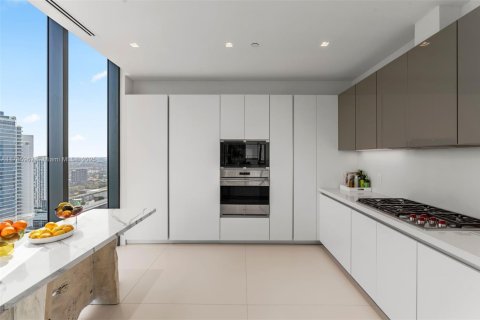 Condominio en venta en Miami, Florida, 5 dormitorios, 368.45 m2 № 1728079 - foto 9