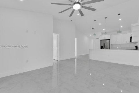 Купить коммерческую недвижимость в Лихай-Эйкерс, Флорида № 1948844 - фото 29