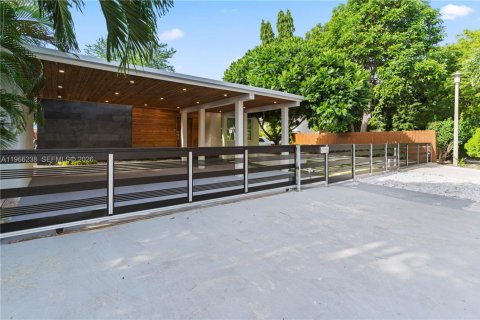 Купить виллу или дом в Майами, Флорида 3 спальни, 194.44м2, № 2028091 - фото 10