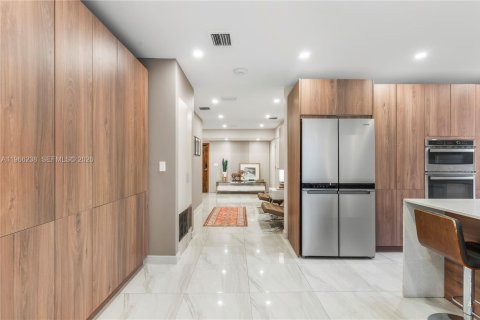 Купить виллу или дом в Майами, Флорида 3 спальни, 194.44м2, № 2028091 - фото 25