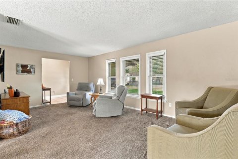 House in Deltona, Florida 3 bedrooms, 166.95 sq.m. № 2418792 - photo 9