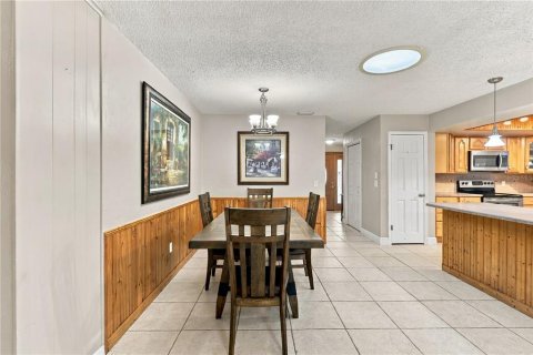 House in Deltona, Florida 3 bedrooms, 166.95 sq.m. № 2418792 - photo 21