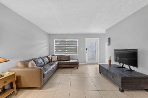 Condo in Margate, Florida, 1 bedroom  № 2242521 - photo 5