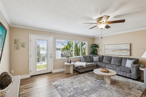 Immobilier commercial à vendre à Saint Petersburg, Floride: 74.14 m2 № 1903175 - photo 14