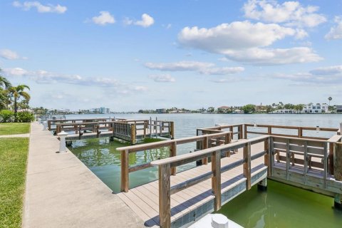 Immobilier commercial à vendre à Saint Petersburg, Floride: 74.14 m2 № 1903175 - photo 19