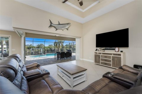 House in Port Charlotte, Florida 3 bedrooms, 193.89 sq.m. № 2103655 - photo 11