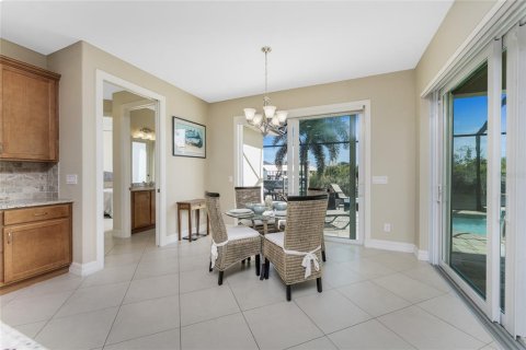 House in Port Charlotte, Florida 3 bedrooms, 193.89 sq.m. № 2103655 - photo 24