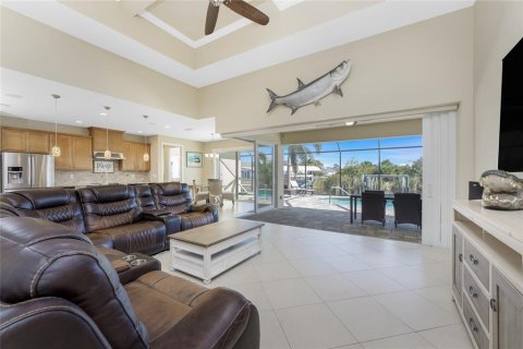 House in Port Charlotte, Florida 3 bedrooms, 193.89 sq.m. № 2103655 - photo 5