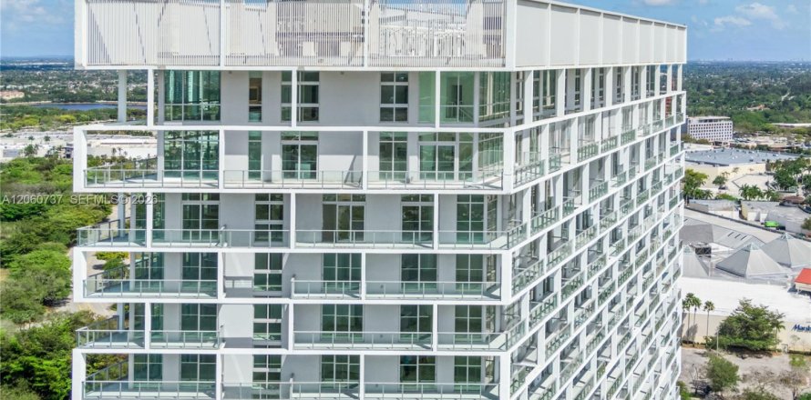 Condominio en Sunrise, Florida, 2 dormitorios № 2246779