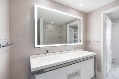 Condominio en venta en Sunrise, Florida, 2 dormitorios, 93.18 m2 № 2246779 - foto 17