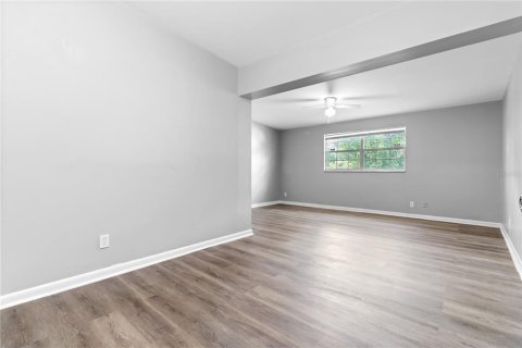 Casa en alquiler en Tampa, Florida, 3 dormitorios, 208.47 m2 № 1912782 - foto 17