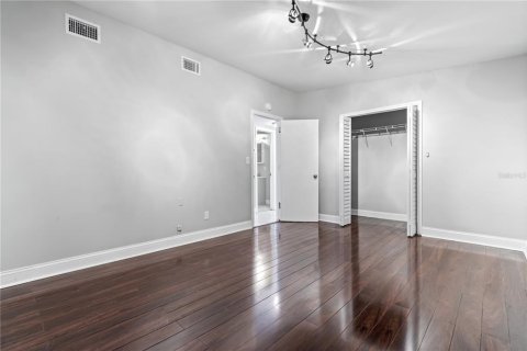 Casa en alquiler en Tampa, Florida, 3 dormitorios, 208.47 m2 № 1912782 - foto 16