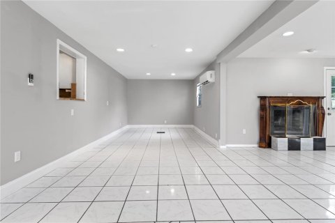 Casa en alquiler en Tampa, Florida, 3 dormitorios, 208.47 m2 № 1912782 - foto 5