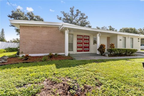Casa en alquiler en Tampa, Florida, 3 dormitorios, 208.47 m2 № 1912782 - foto 2